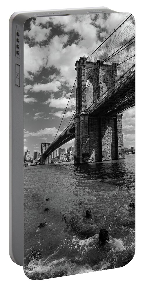 New York Portable Battery Charger featuring the photograph Brooklyn Bridge #4 by Alberto Zanoni