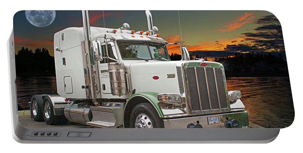 Big Rigs Portable Battery Charger featuring the photograph Catr1555-21 by Randy Harris