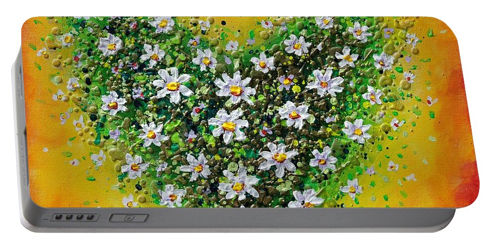 Heart Portable Battery Charger featuring the painting Daisy Joy by Amanda Dagg