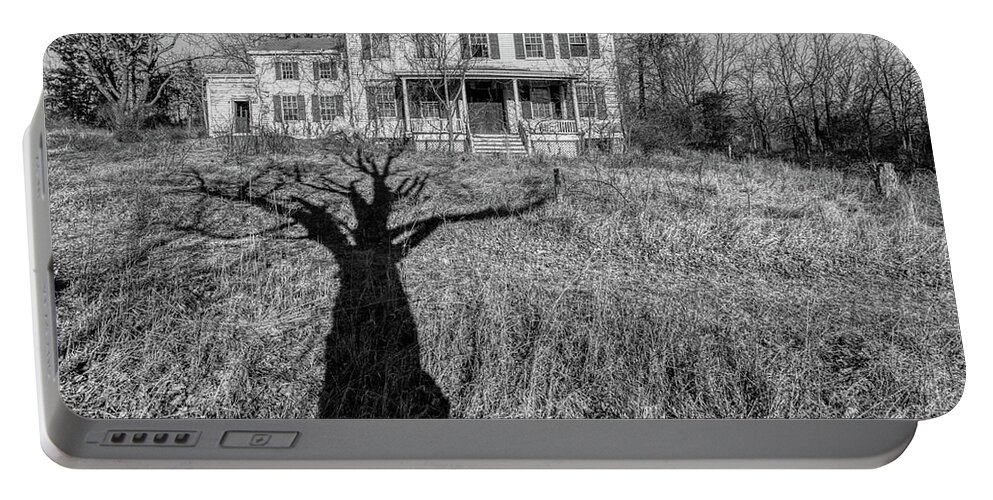 Voorhees Farm Portable Battery Charger featuring the photograph Death Tree by David Letts