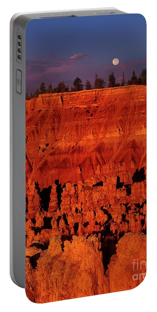 Dave Welling Portable Battery Charger featuring the photograph Full Moon Silent City Bryce Canyon National Park Utah by Dave Welling