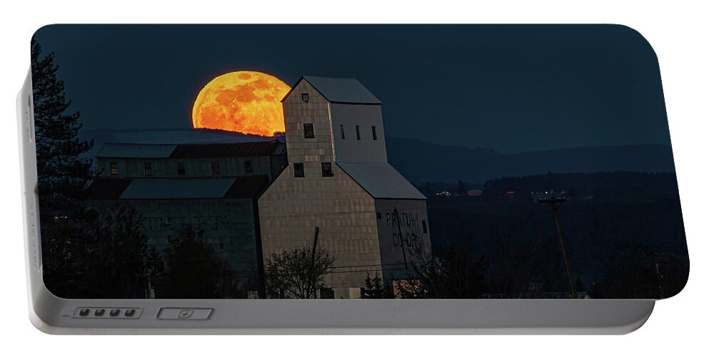 Full Moon Rise Portable Battery Charger featuring the photograph Full moon by Ulrich Burkhalter