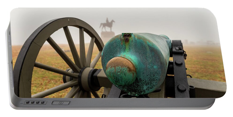 Gettysburg Portable Battery Charger featuring the photograph Gettysburg Cannon by Amelia Pearn