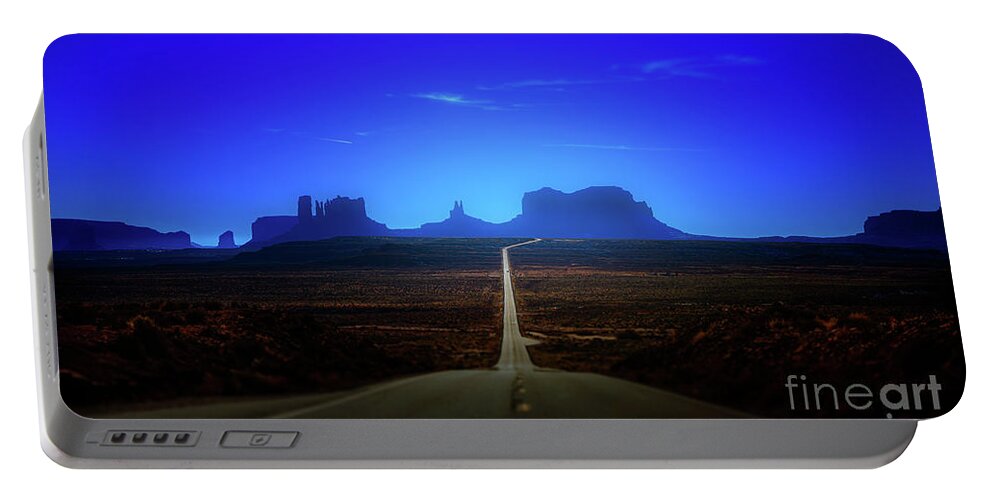 Forest Gump Hill Portable Battery Charger featuring the photograph Gump Hill by Doug Sturgess