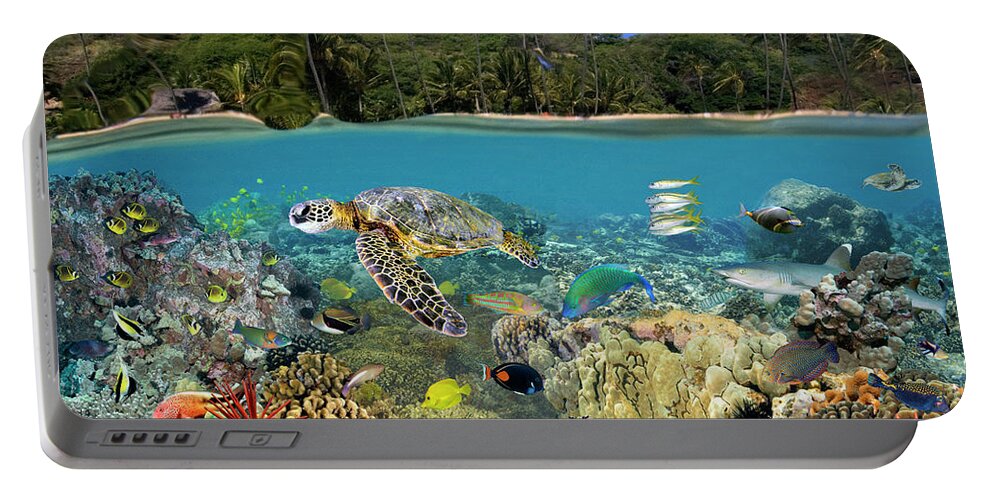 Ocean Portable Battery Charger featuring the photograph Hanauma Bay by Artesub