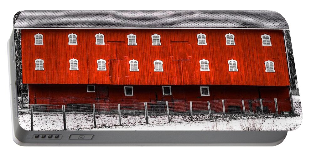 Ohio Portable Battery Charger featuring the photograph Hartong Barn by Mary Walchuck