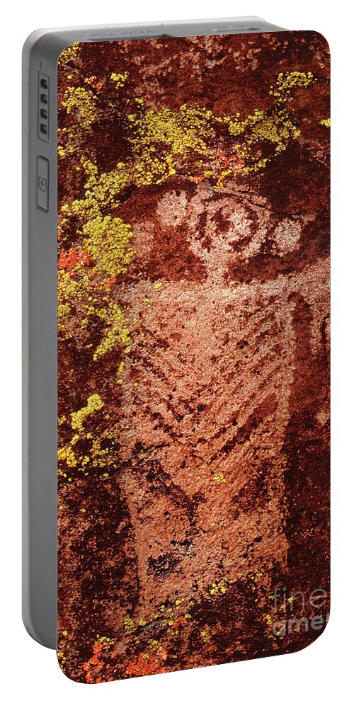 Dave Welling Portable Battery Charger featuring the photograph Indian Petroglyphs Little Petroglyph Canyon by Dave Welling