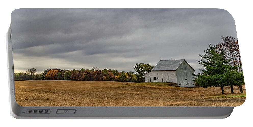 Landscape Portable Battery Charger featuring the photograph Indiana Barn #113 by Scott Smith