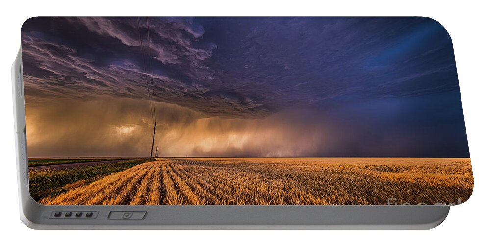 America Portable Battery Charger featuring the photograph Kansas storm by Inge Johnsson