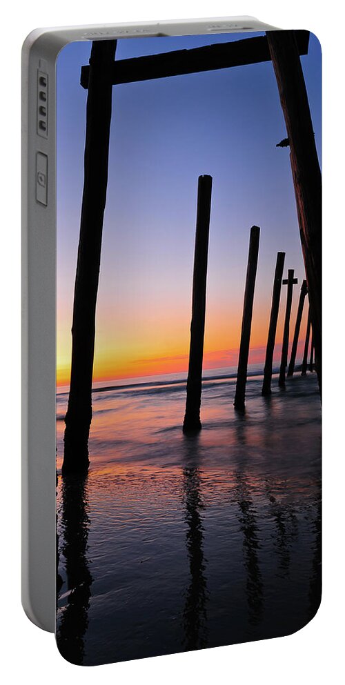 59th Pier Portable Battery Charger featuring the photograph Looking Through by Louis Dallara