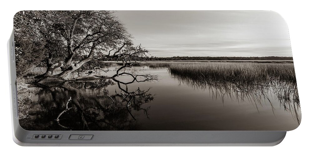 Lowcountry Portable Battery Charger featuring the photograph Lowcountry Landscape by Donnie Whitaker
