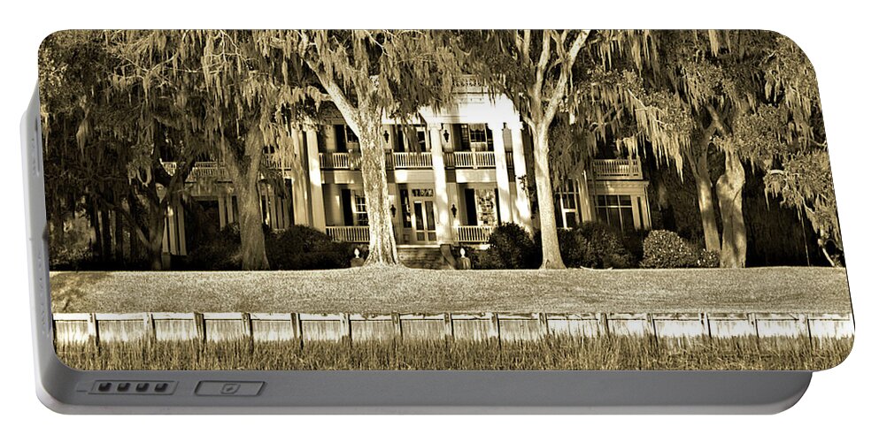 Mansion Portable Battery Charger featuring the photograph Mansion on the Skidaway River by Theresa Fairchild