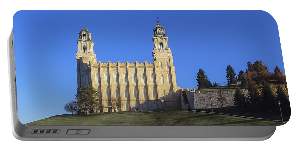 Manti Portable Battery Charger featuring the photograph Manti Temple at Sunrise by K Bradley Washburn