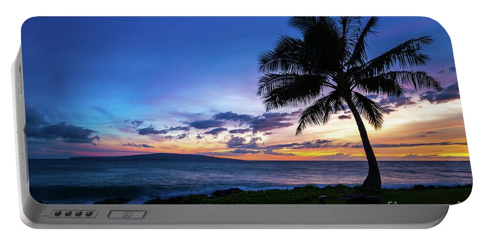 America Portable Battery Charger featuring the photograph Maui Hawaii Wailea Sunset Photo by Paul Velgos