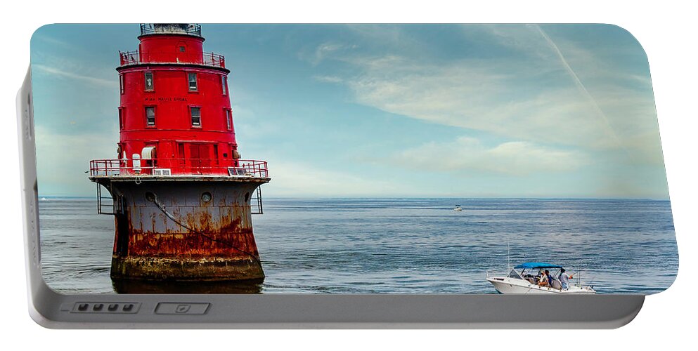 America Portable Battery Charger featuring the photograph Miah Maull Shoal Lighthouse by Nick Zelinsky Jr