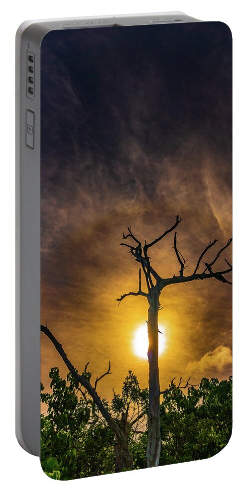 Hawaii Portable Battery Charger featuring the photograph Morning Rise by John Bauer