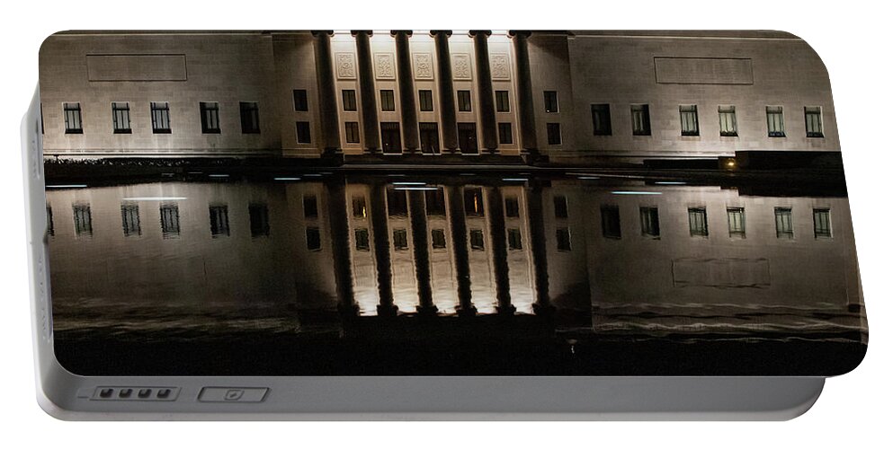 2018 Portable Battery Charger featuring the photograph Nighttime at the Nelson Atkins Museim of Art by Gerri Bigler