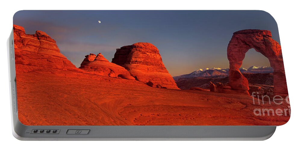 Dave Welling Portable Battery Charger featuring the photograph Panorama Delicate Arch Arches National Park Utah by Dave Welling