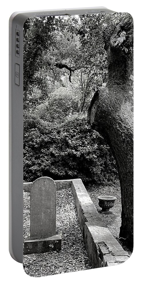 Beaufort Portable Battery Charger featuring the photograph Search Until You Find It BW by Lee Darnell