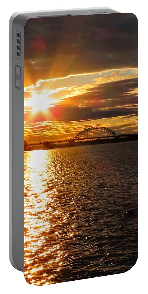 Suset Portable Battery Charger featuring the photograph Sunburst Over the Delaware by Linda Stern