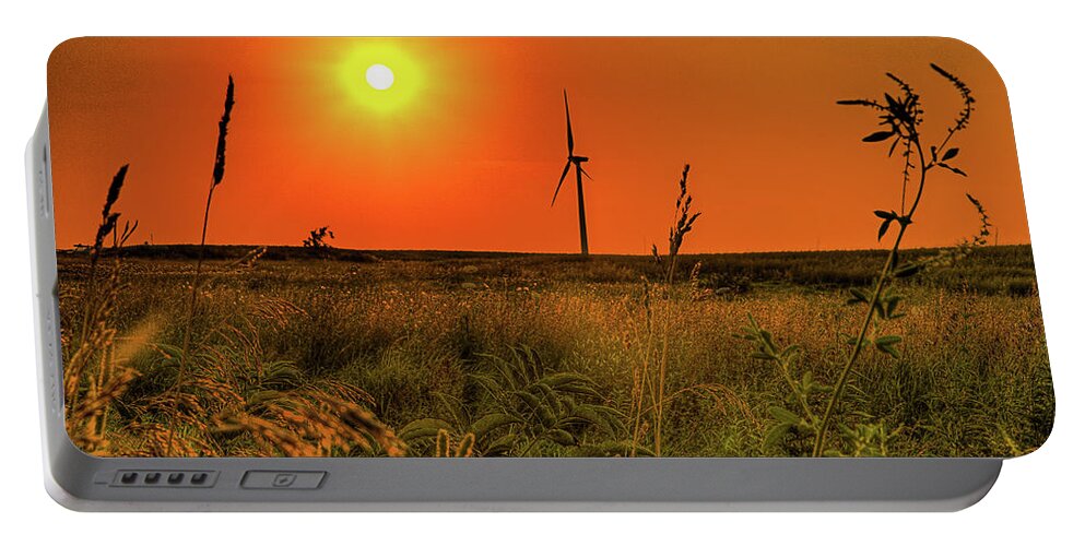 Sunset Illinois Orange Yellow Green Portable Battery Charger featuring the photograph Sunset in Illinois by David Morehead