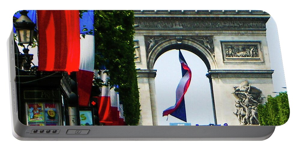 France Portable Battery Charger featuring the photograph The Arc de Triomphe by Jim Feldman