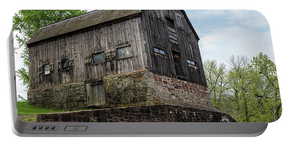 Scenic Portable Battery Charger featuring the photograph The Barn Boathouse at Weathersfield Cove by Kyle Lee