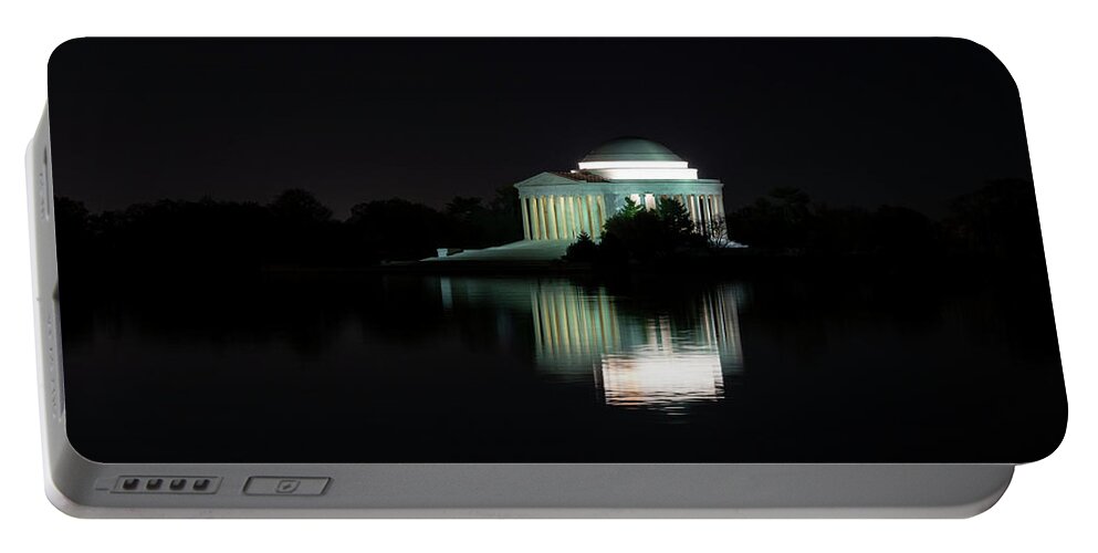Thomas Jefferson Portable Battery Charger featuring the photograph Thomas Jefferson Memorial by Pelo Blanco Photo