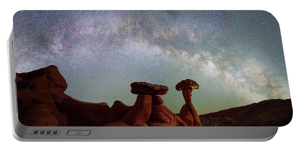 Usa Portable Battery Charger featuring the photograph Toadstool Hoodoos with the Full Arch by Darrell DeRosia