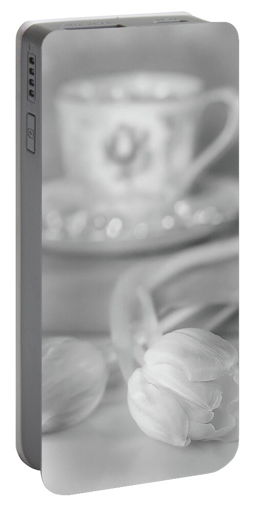 Tulips Portable Battery Charger featuring the photograph Tulip Cafe by Sylvia Goldkranz