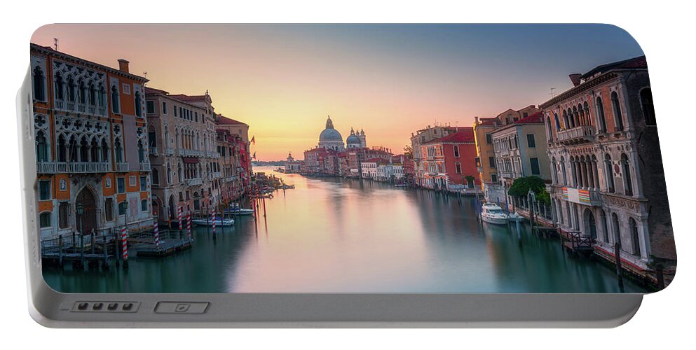 Venice Portable Battery Charger featuring the photograph Venice, Grand Canal before sunrise by Stefano Orazzini