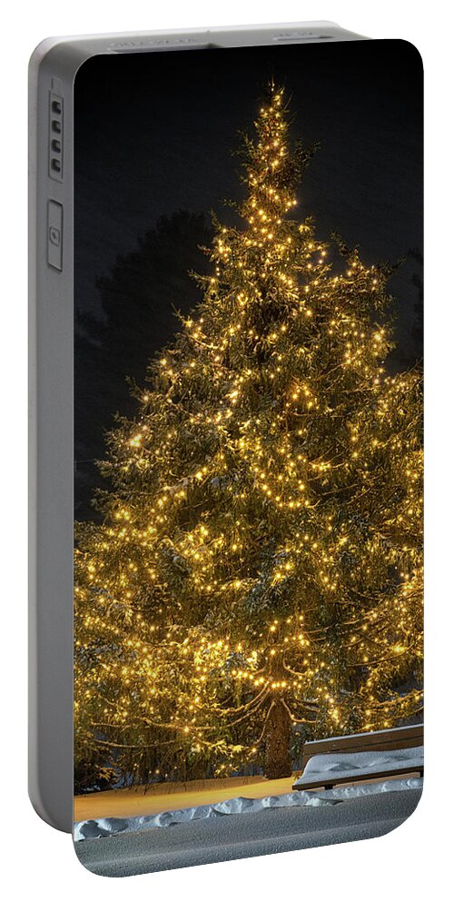 Christmas Portable Battery Charger featuring the photograph Vermont Christmas Tree by Rod Best