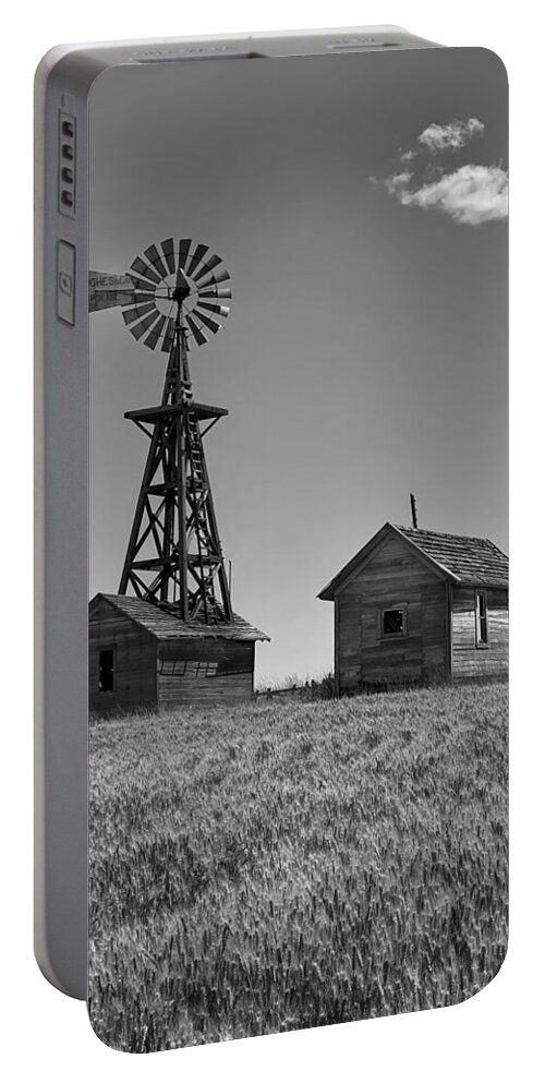 Windmill Portable Battery Charger featuring the photograph Waterville Farm Windmill by Jerry Abbott