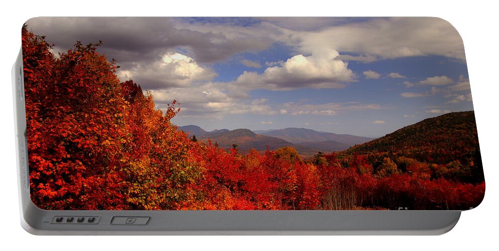 Fall Portable Battery Charger featuring the photograph White Mountains in Autumn by Lennie Malvone
