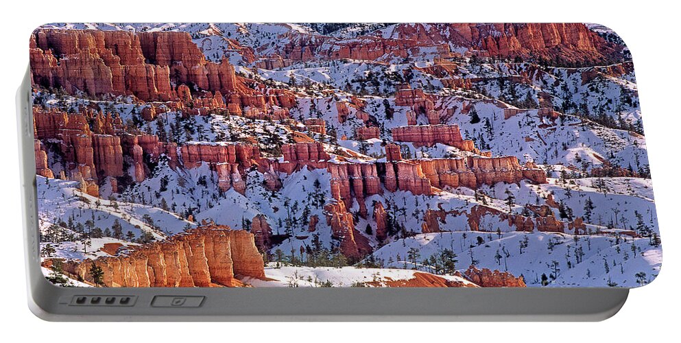 Dave Welling Portable Battery Charger featuring the photograph Winter Sinking Ship And Hoodoos Bryce Canyon National Park by Dave Welling