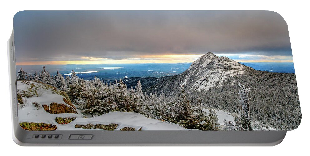 52 With A View Portable Battery Charger featuring the photograph Winter Sky Over Mount Chocorua by Jeff Sinon