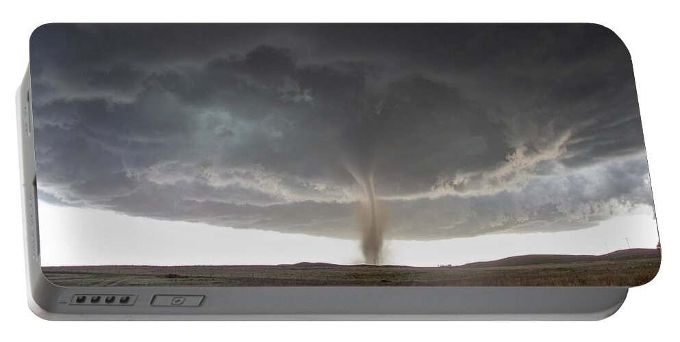 Nebraskasc Portable Battery Charger featuring the photograph Wray Colorado Tornado 075 by Dale Kaminski