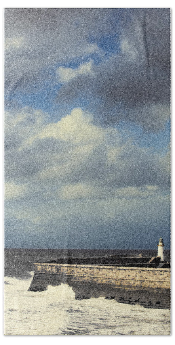 Lighthouse Beach Sheet featuring the photograph Lighthouse At Whitehaven #1 by Amanda Elwell