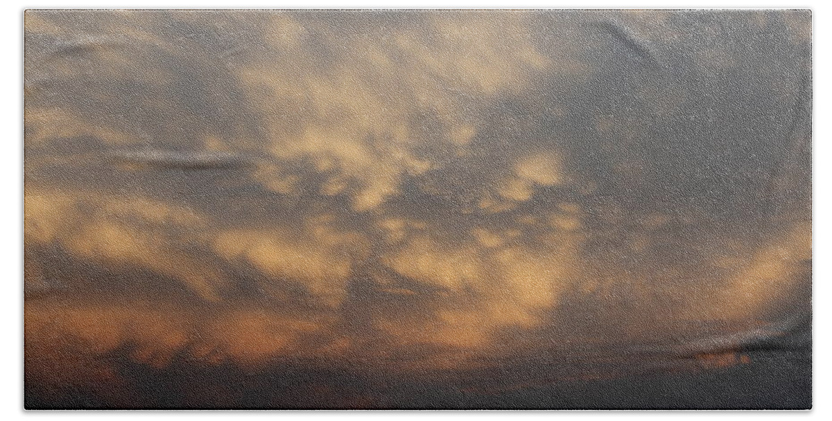 Stormscape Beach Towel featuring the photograph Nebraska Mammatus Sunset #1 by NebraskaSC