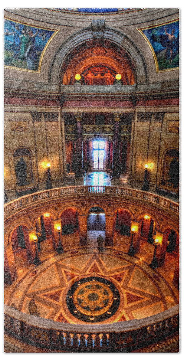 Minnesota State Capitol Beach Sheet featuring the photograph Minnesota State Capitol #16 by Amanda Stadther