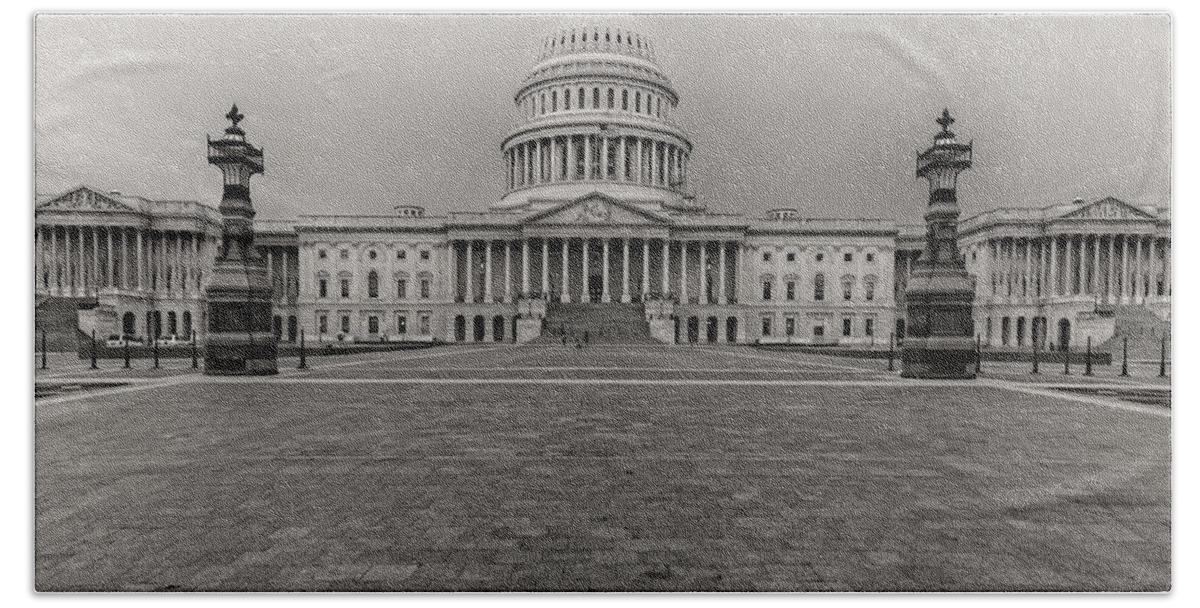 America Beach Sheet featuring the photograph Capitol Building #8 by Peter Lakomy
