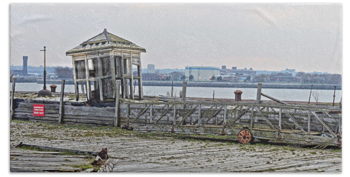 Quay Beach Towel featuring the photograph A derelict kiosk on a disused quay in Liverpool by Tony Mills