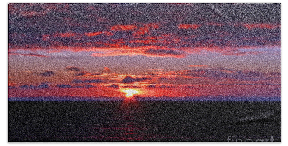 Alaska Beach Sheet featuring the photograph Alaskan Sunset by Bob Hislop