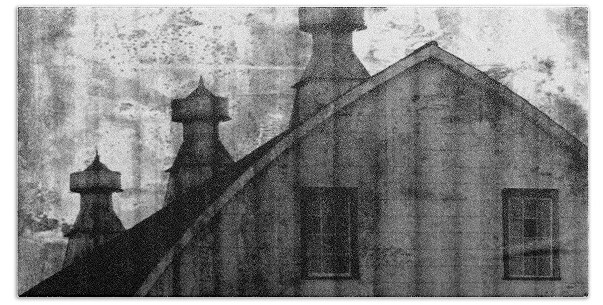 Skompski Beach Sheet featuring the photograph Antique Barn - Black and White by Joseph Skompski