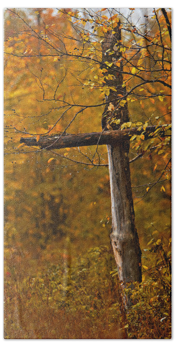 Fall Foliage Beach Sheet featuring the photograph Autumn Cross by John Vose