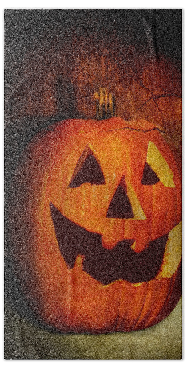 Autumn Beach Towel featuring the photograph Autumn - Halloween - Jack-o-Lantern by Mike Savad