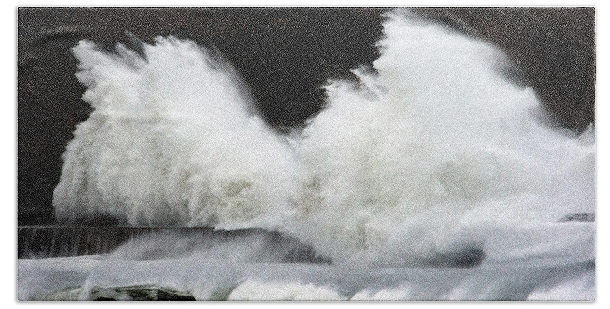 Breakwater Beach Sheet featuring the photograph Big Waves Breaking On Breakwater by Mikel Martinez de Osaba