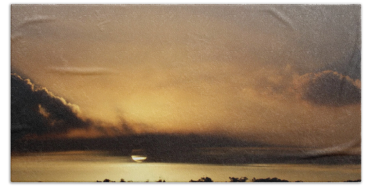 Sky Beach Sheet featuring the photograph Cashmere Sunset by Evelyn Tambour
