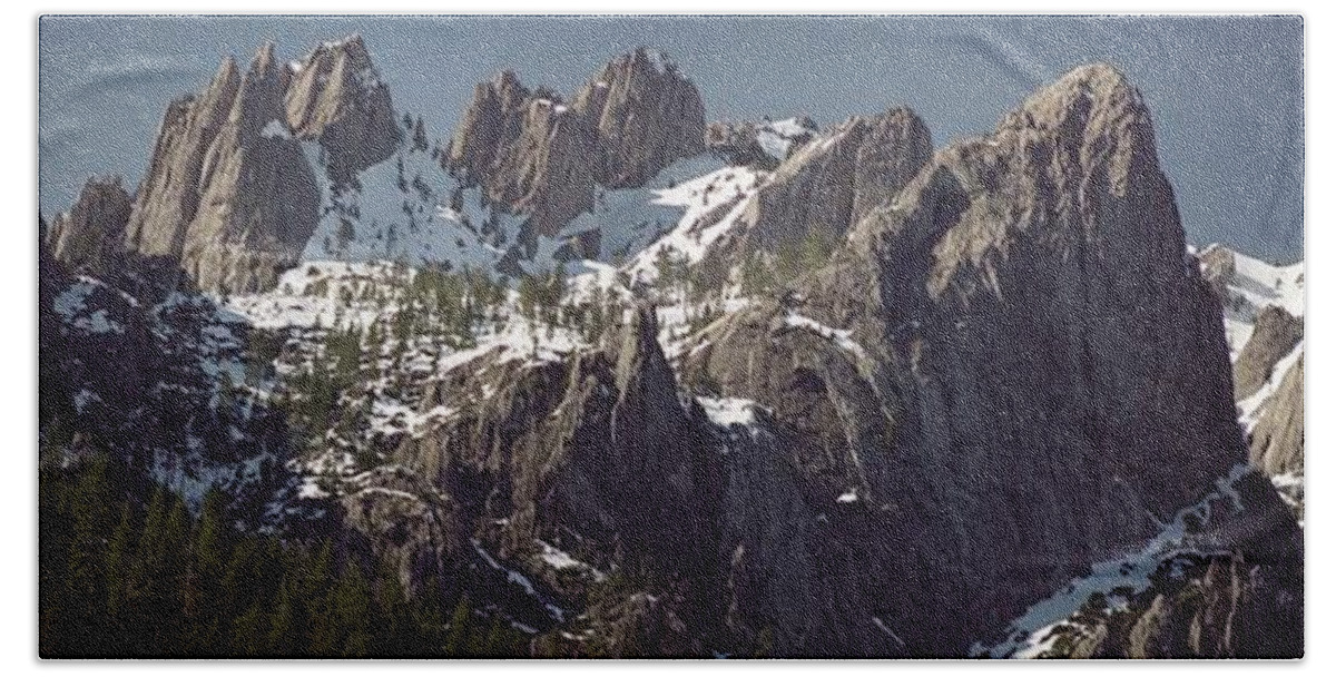Castle Crags Beach Towel featuring the photograph Castle Crags Panorama by James B Toy