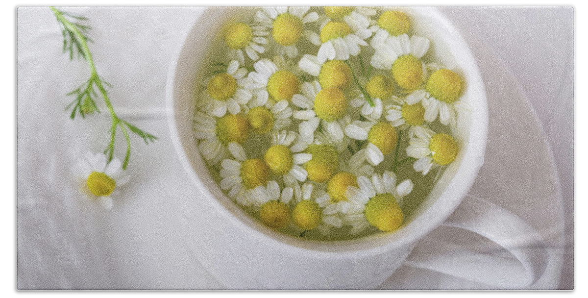 Chamomile Flowers Beach Towel featuring the photograph Chamomile Tea by Diane Macdonald